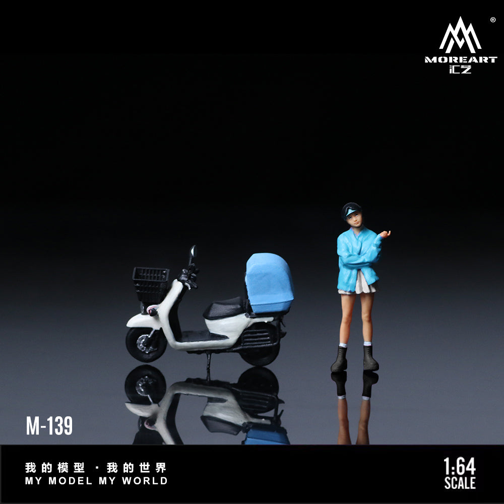 Moto White and Blue Pedal Figura - MoreART (BAJO PEDIDO)