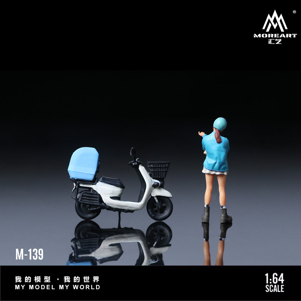 Moto White and Blue Pedal Figura - MoreART (BAJO PEDIDO)